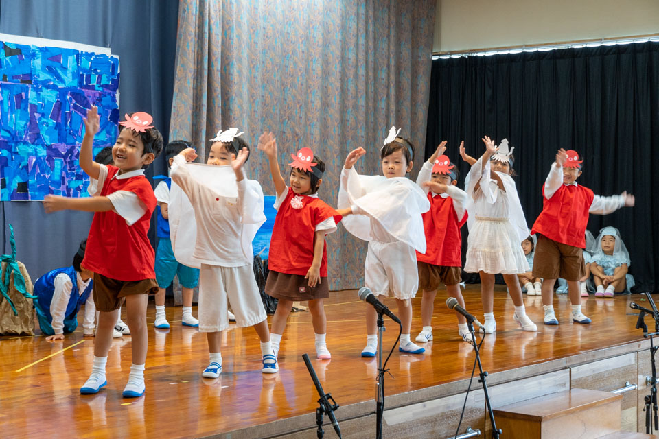 ばら組・さくら組 Bグループ「海のダンスパーティー」