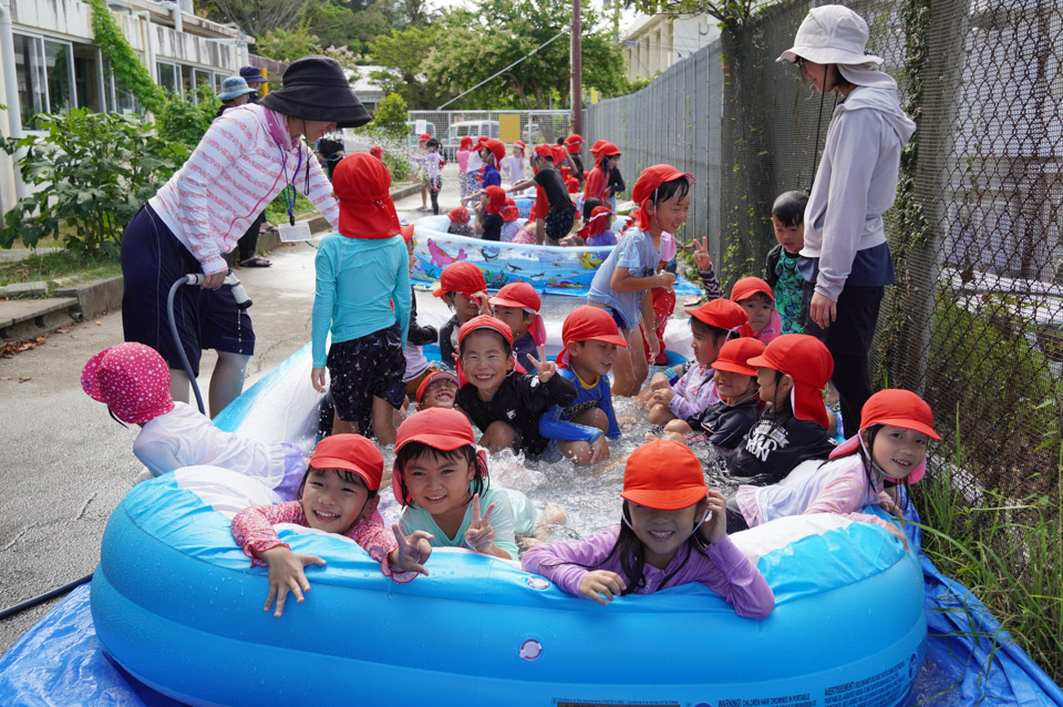 お泊まり保育 水遊び