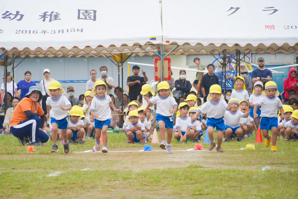 クララ幼稚園 運動会 かけっこ