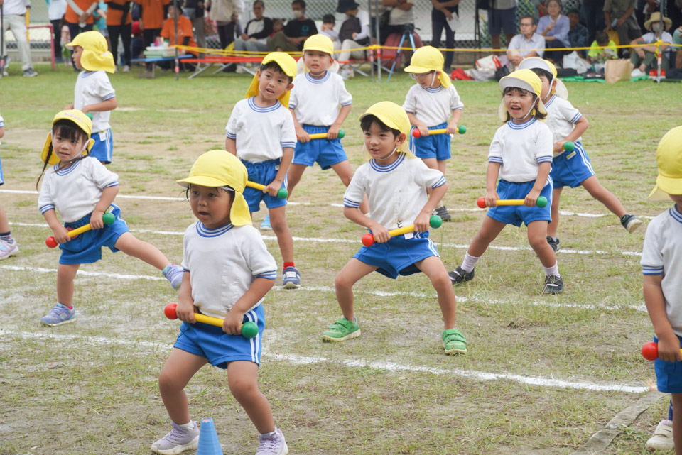 クララ幼稚園 運動会 バトン体操