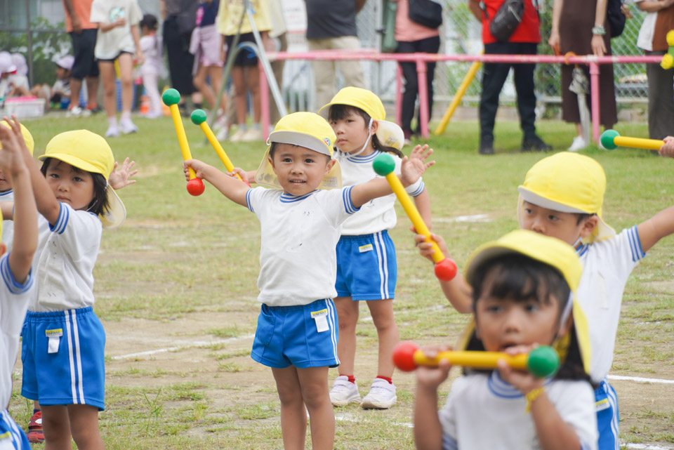 クララ幼稚園 運動会 バトン体操