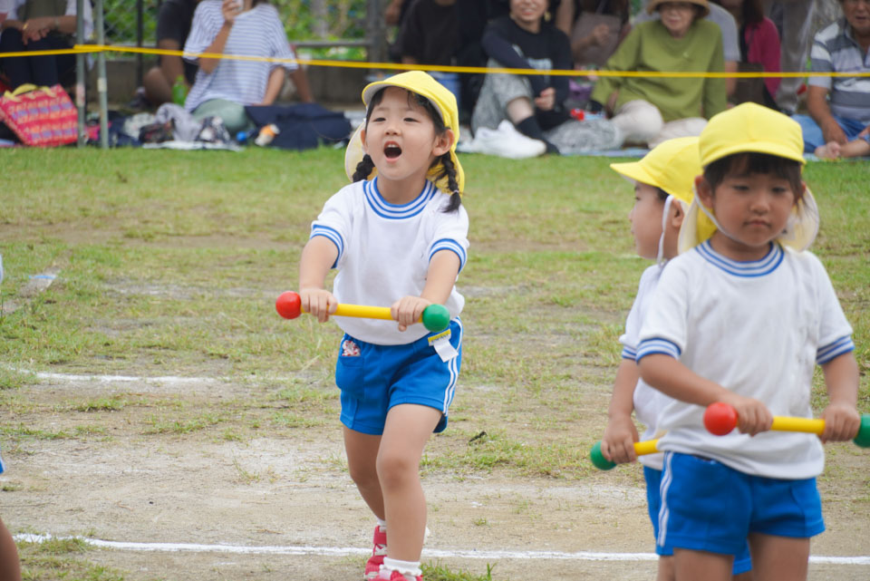 クララ幼稚園 運動会 バトン体操