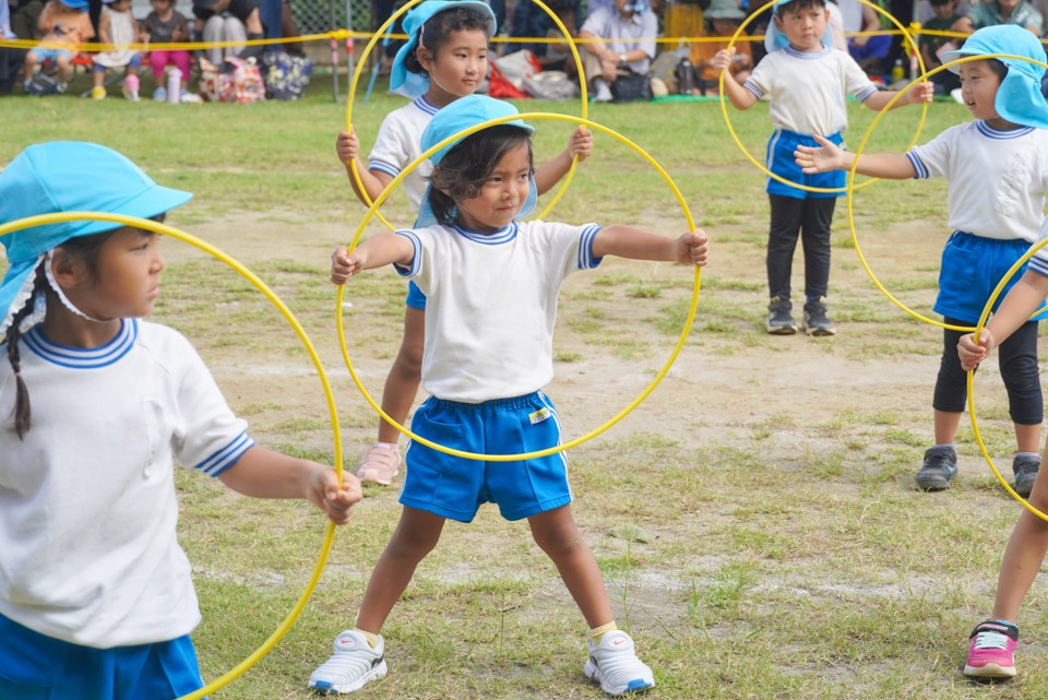 クララ幼稚園 運動会 フープ体操