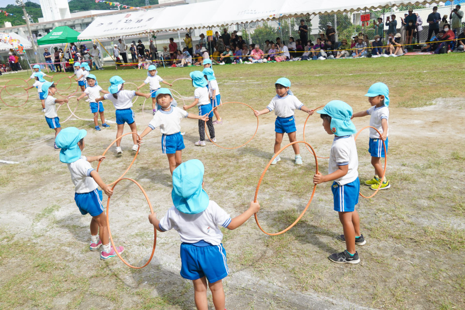 クララ幼稚園 運動会 フープ体操