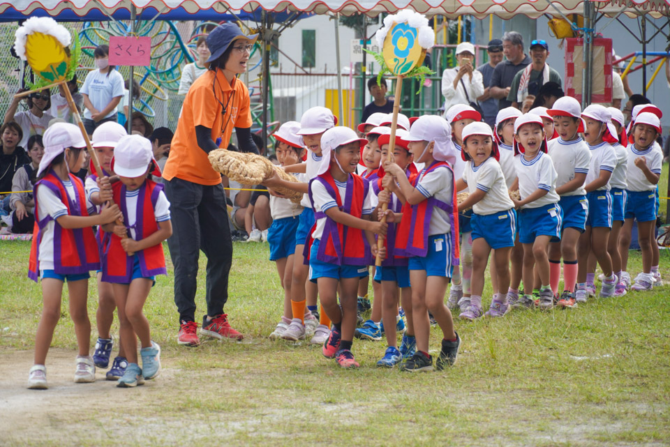 クララ幼稚園 運動会 綱引き