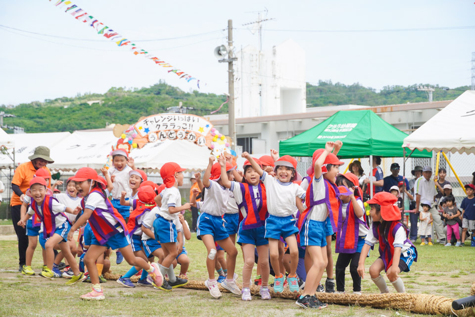 クララ幼稚園 運動会 綱引き