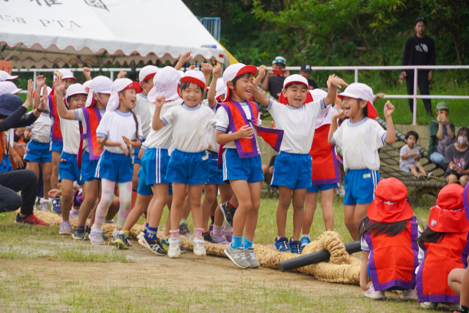 クララ幼稚園 運動会 綱引き