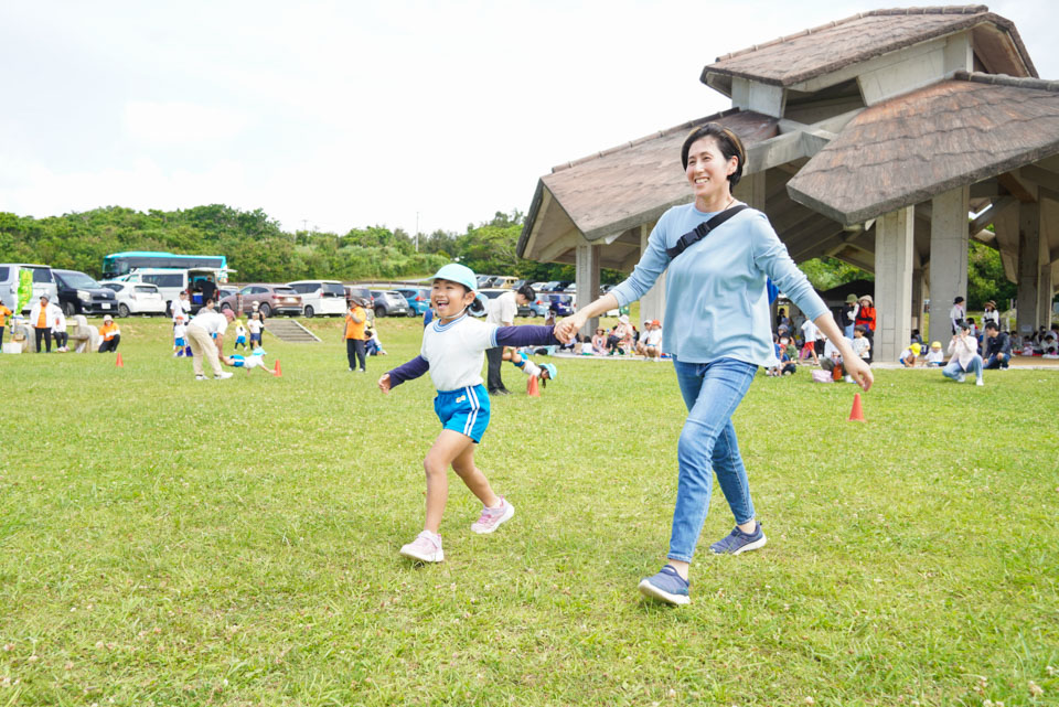 グスクロード公園で春の親子遠足。