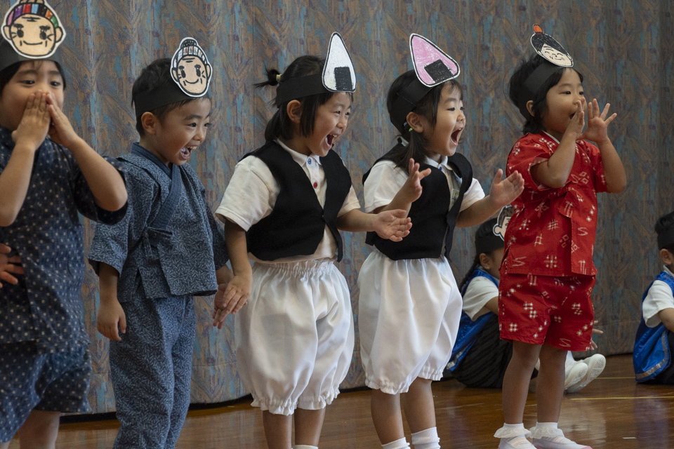 ばら組「おむすびころりんすっとんとん」