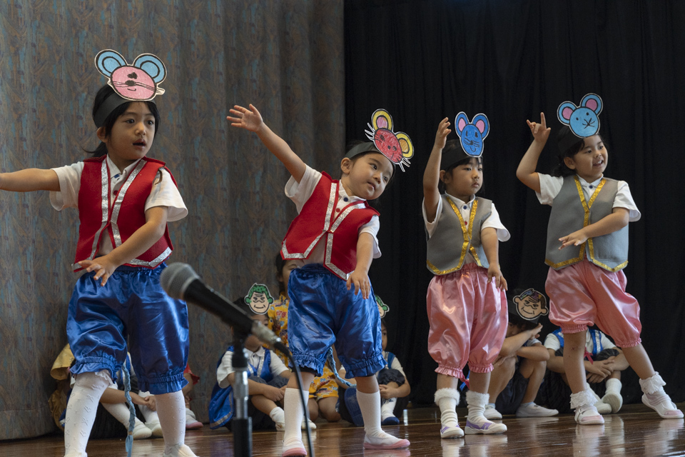 ばら組「おむすびころりんすっとんとん」