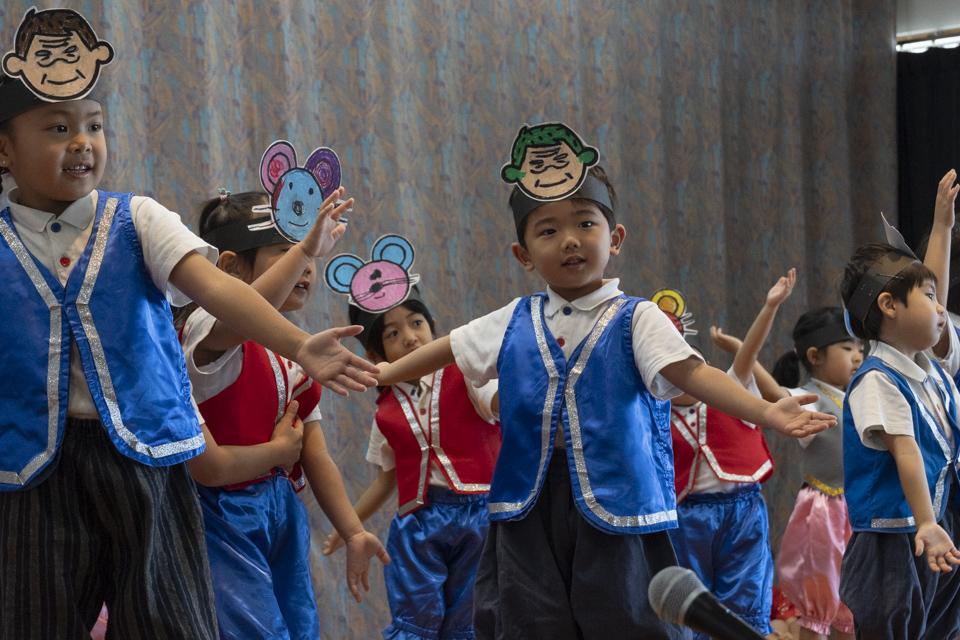 ばら組「おむすびころりんすっとんとん」