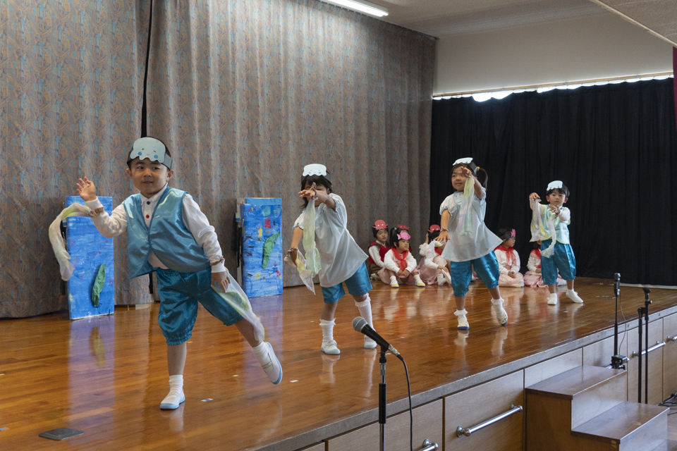 すみれ組「うみのダンスパーティー」