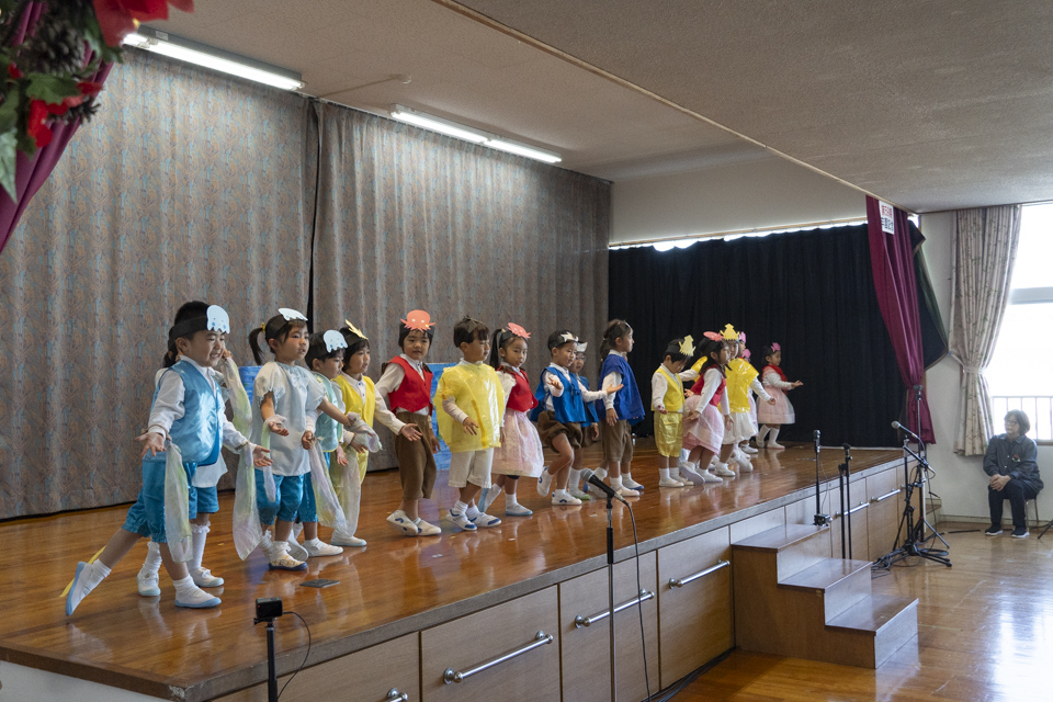 すみれ組「うみのダンスパーティー」